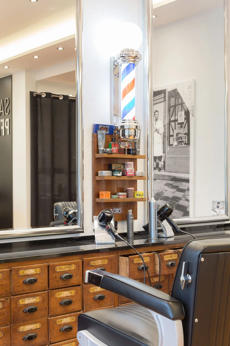 schreinerei_schmid_fahrenzhausen_friseur_salon_pfaus_2.jpg