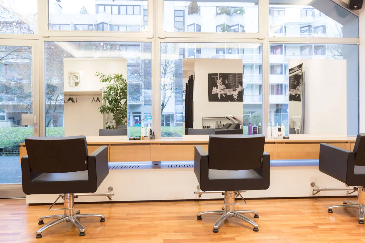 schreinerei_schmid_fahrenzhausen_friseur_salon_pfaus_5.jpg