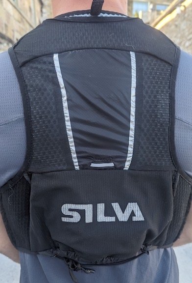 Silva Running Vest ULTRA magazine review 3.jpg
