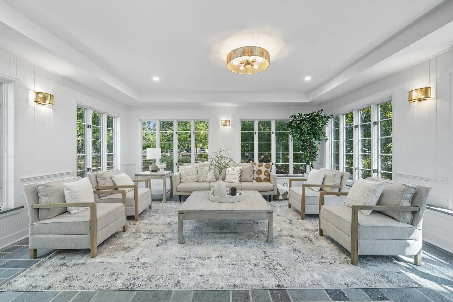 This room would be amazing to read a book and have a cup of coffee with the sun shining in!❤️☕️ ☀️. @ilanitgat_  1311 GoldenHill.  Staged by Gray Staging and Design 🛋️
#indianapolishomes #indianapolisrealtors #indianapolisrealestate #stagingindianap