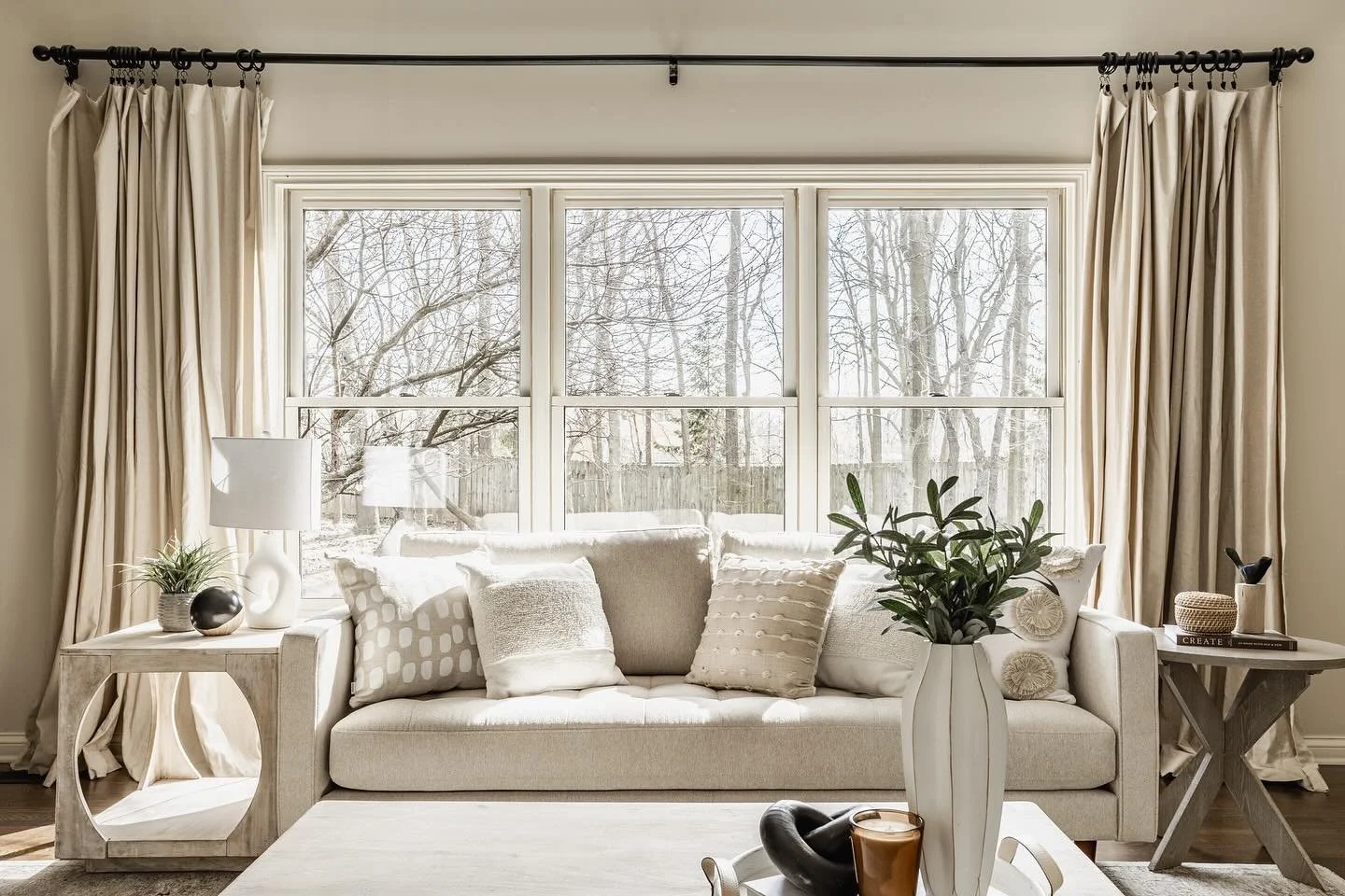 When we stage&hellip;. it&rsquo;s not just a room&hellip;.we create a feeling!❤️ We help buyers emotionally &ldquo;move in&rdquo; the moment the see themselves in the home!  This house on Avian Way in Carmel didn&rsquo;t last long! 
On the market for