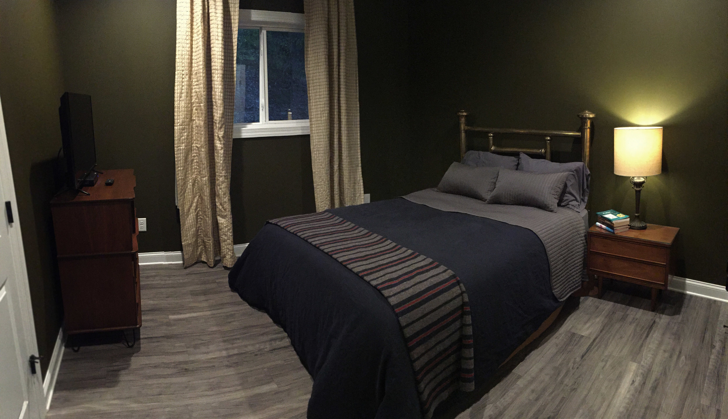 Queen Jack (Bedroom)