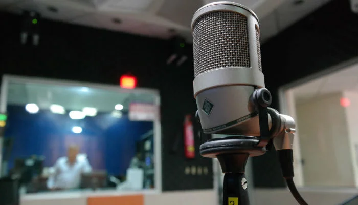 Kerri & Jason ON AIR