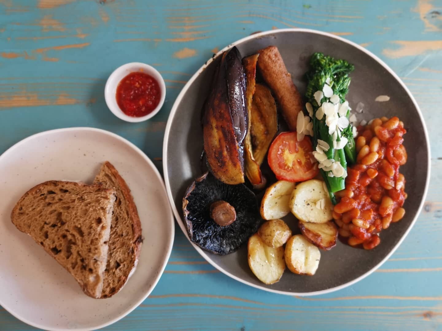 You're the best thing that ever happened... To me you're the one... Name the track 😍🦋💚

@bonnefirebox_cafe Vegan Breakfast Yummayyyy