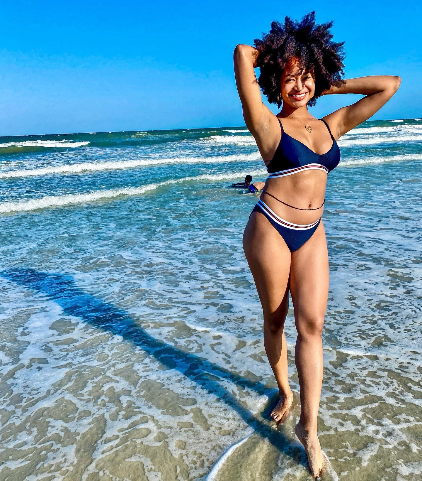Getting back to my happy and it feels so good 😌
.
.
.
.
.
#beachbod #naturallycurly #blackwebseries #blessedwithkurls #fashionista #beachfinds #naturallyshesdope #naturalchixs #curlynaturalhair #unconditionedroots #howtonaturalhair #curlyhairmag #cu