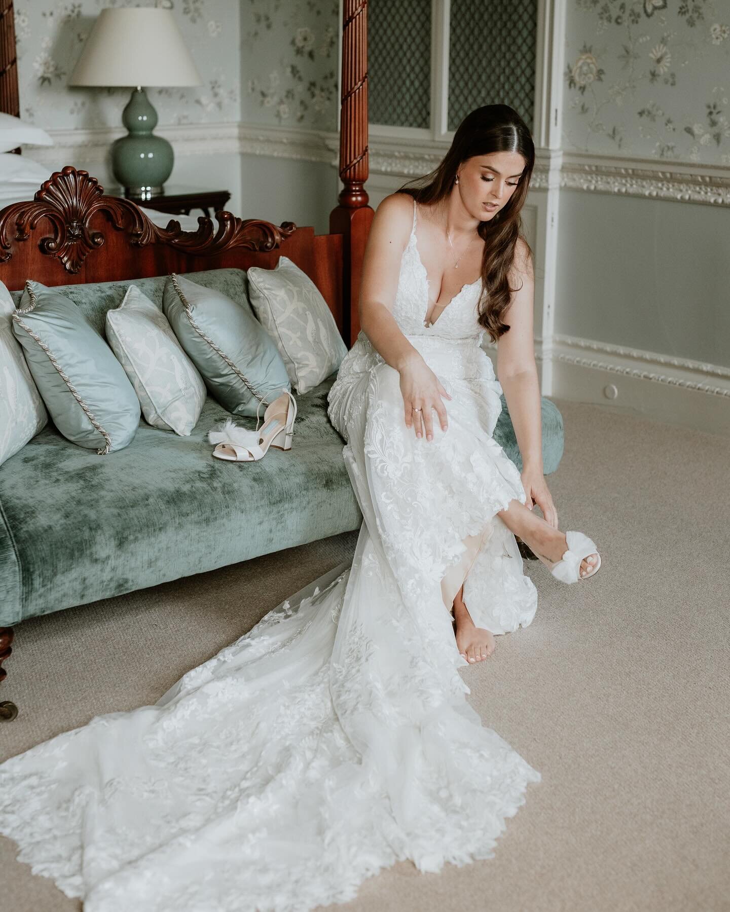 We&rsquo;re back on the feed today with some of Rachael&rsquo;s stunning prep moments, for an update and a quick hello to all the new faces around here! 

I can&rsquo;t wait to get back to the regularly scheduled wedding content after a couple of wee