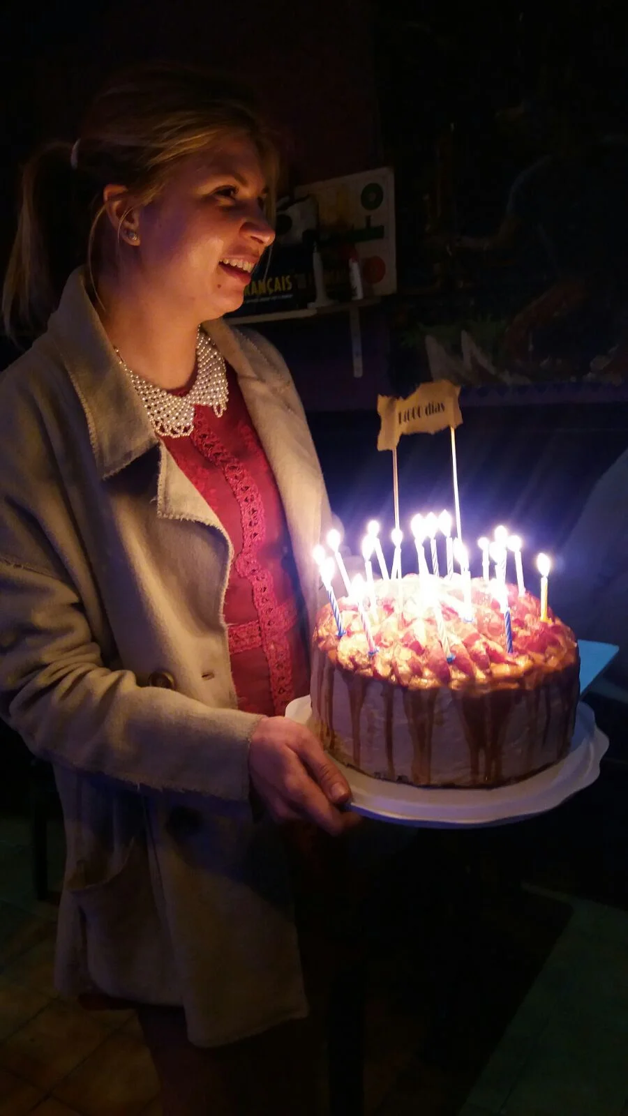 ¡No hay nada mejor que celebrar el cumpleaños de un #HomelessEntrepreneur con un pastel de cumpleaños épico gracias a una voluntaria!