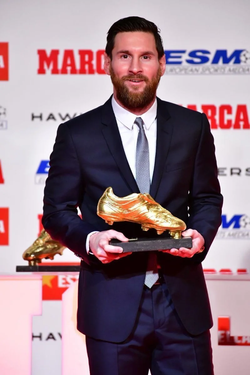 El talento puede cambiarte la vida. Esta foto, tomada por Beto, simboliza el buen camino en su programa hacía la salida de la situación de sinhogarismo. Messi es un ídolo y un ejemplo a seguir por muchos, entre ellos Beto.