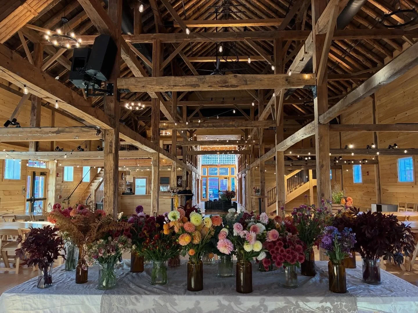 The Retreat Farm hosted me for a flower arranging workshop tonight. It was great fun. It&rsquo;s a big, amazingly gorgeous barn and people couldn&rsquo;t hear me so I was given a microphone. Public speaking doesn&rsquo;t shake me, apparently until I&