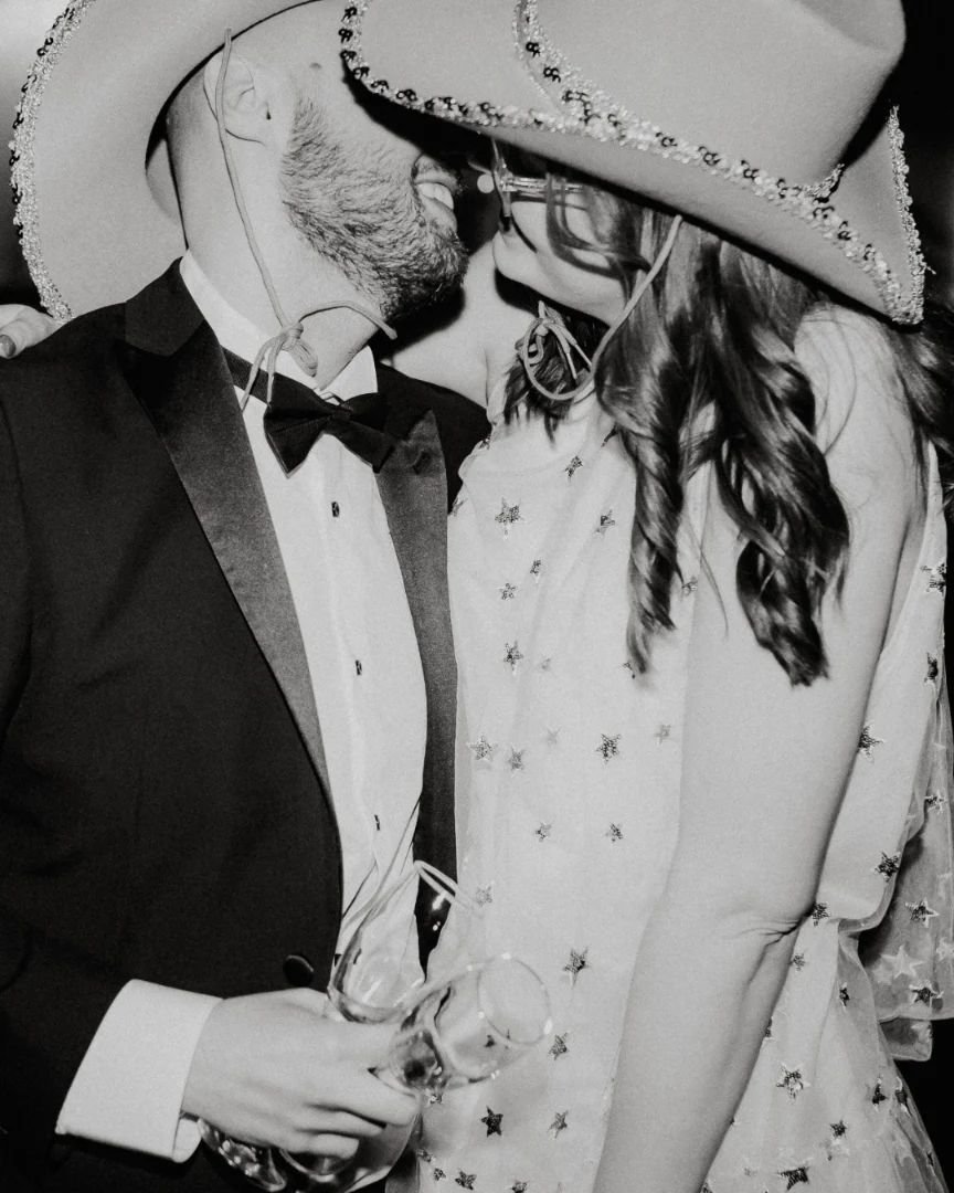 J+B got engaged in Vegas... Why not bring it to @theblueroomlincoln and all their friends and family?! 🤠
Black + white 👌
~
www.stevenhaddock.co.uk
&bull;
&bull;
&bull;
#weddingphotographer 
#blackandwhite
#engagementparty
#theblueroomlincoln
#linco