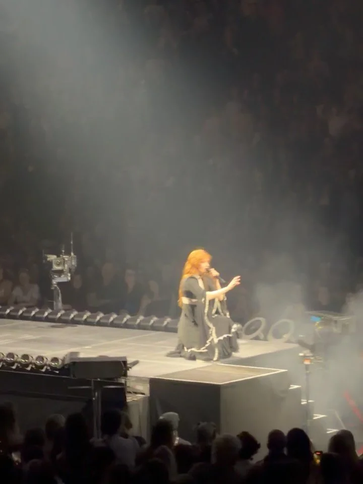 Best Mother&rsquo;s Day gift ever! Seeing @florenceandthemachine live in #portland @moda_center Highlight of the concert - Flo asking people to put their cell phones away to have a &ldquo;shared experience&rdquo; without distraction.  99% complied an