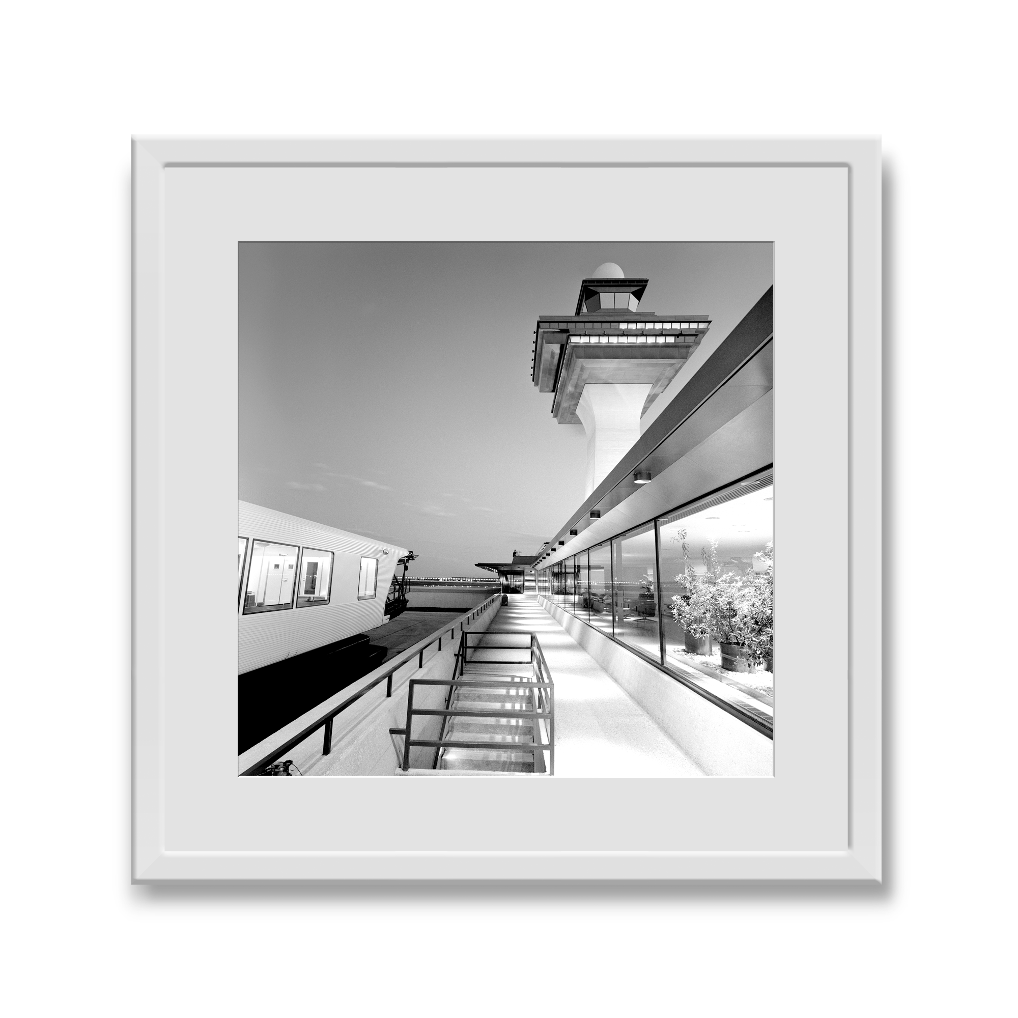 DULLES_CONTROL_TOWER_NIGHT_SQR_WHT_FRAME.png