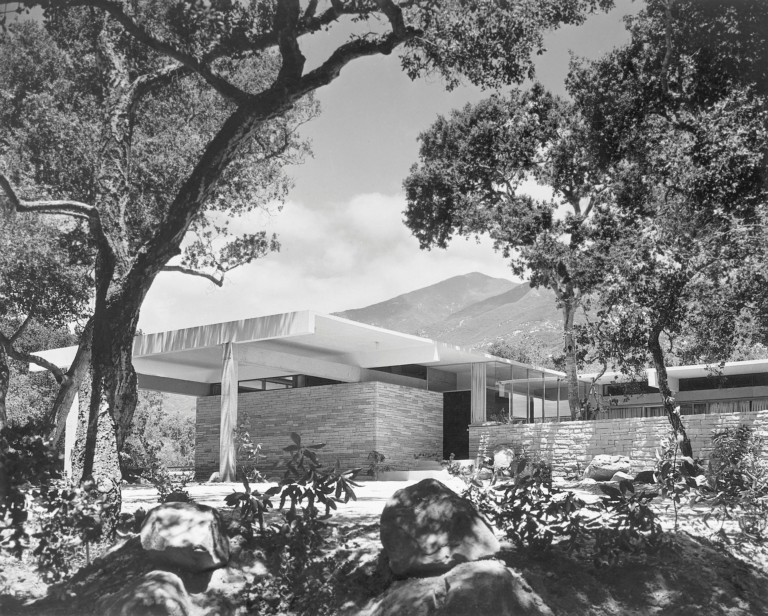 RICHARD NEUTRA’S MID-CENTURY MODERN TREMAINE HOUSE (Copy)
