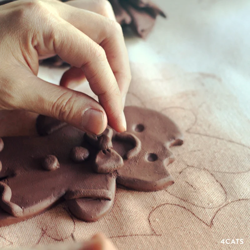 trim_the_tree_clay_gingerbread_5.jpg