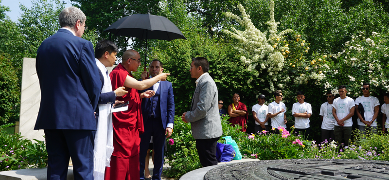  His Holiness lead the prayer at the Tibetan Peace Garden. The Executive Director of Tibetan Foundation, Dhondup Samten, welcomed His Holiness Gangri Karma Rinpoche 