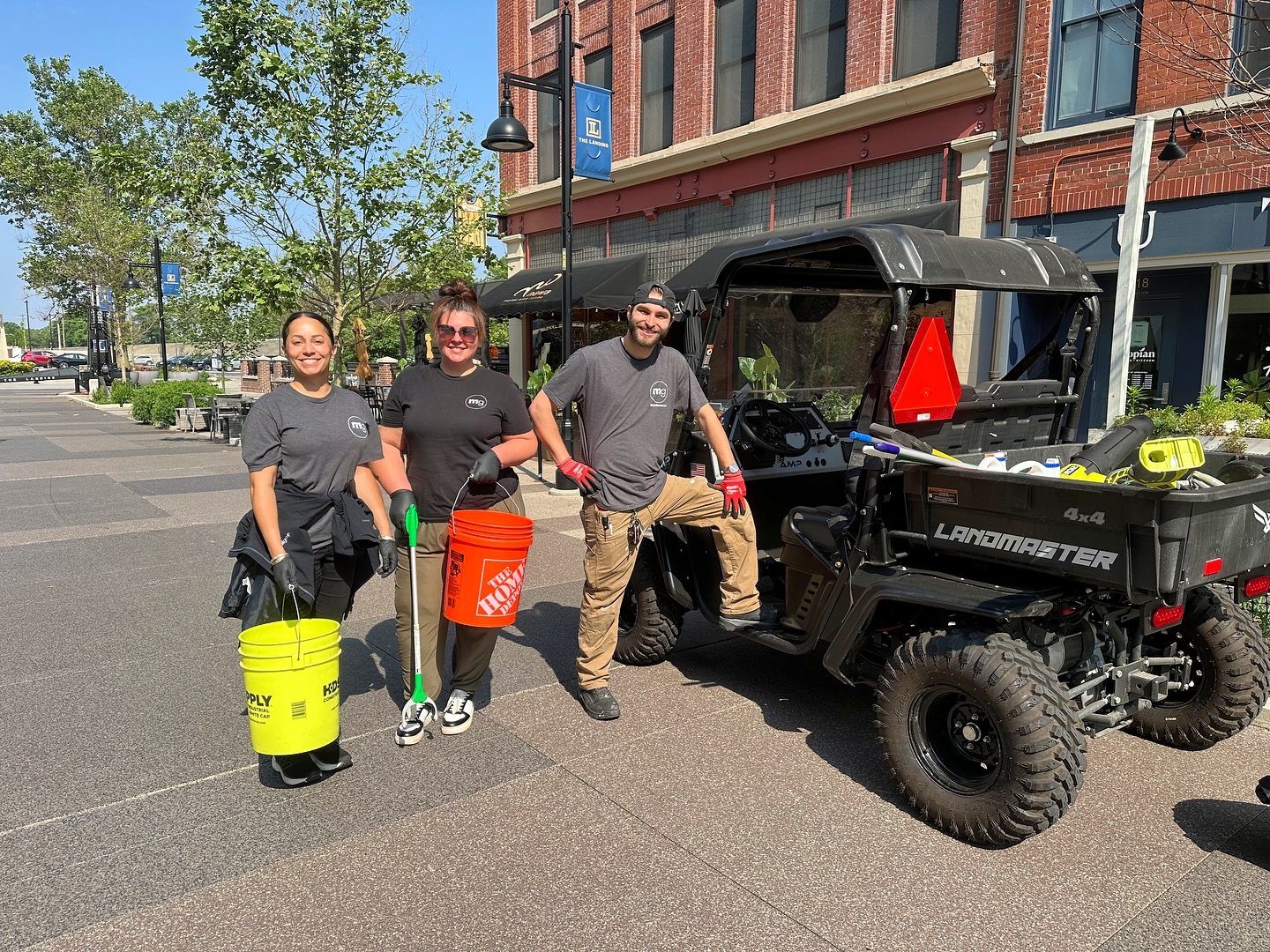 🌿 Cleanup day on The Landing!

Our @modelgroup_mg property management team rolled up their sleeves to help keep our community spaces looking their best. Big thanks to @landmasterutv for providing us with the perfect ride to haul supplies and debris 