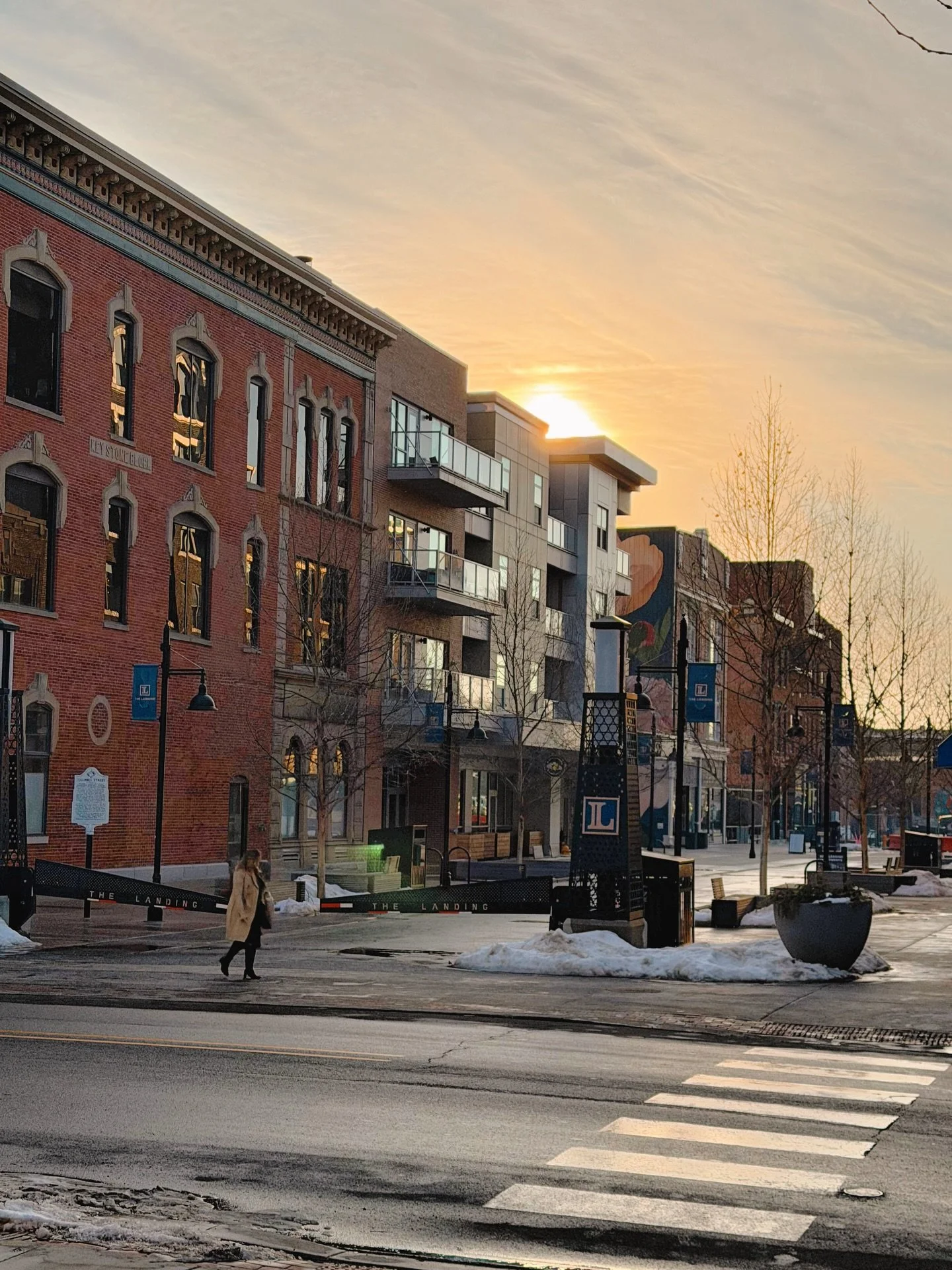 The sun finally came out today, and the snow started to melt! ☀️ Check out this week&rsquo;s forecast&mdash;Valentine&rsquo;s Day is coming up, and it&rsquo;s looking beautiful. Start making those reservations now! Who&rsquo;s coming to The Landing? 