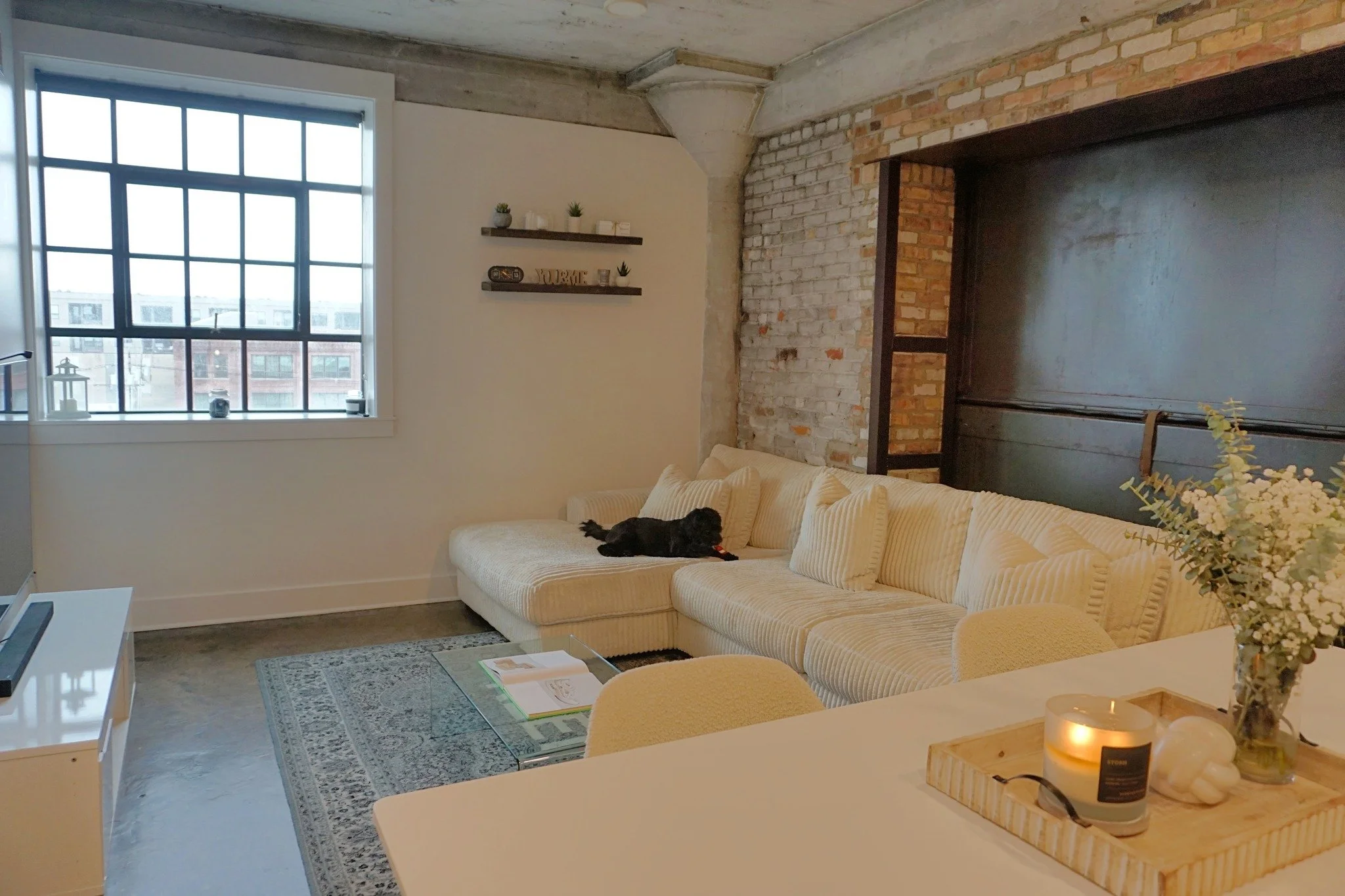 Unit 118-606 is available again&mdash;and if you know, you know&hellip; this floor plan is always a favorite. This one-bed, one-bath has a spacious layout and signature industrial details&mdash;it&rsquo;s one of those units that just hits.

Bonus: it