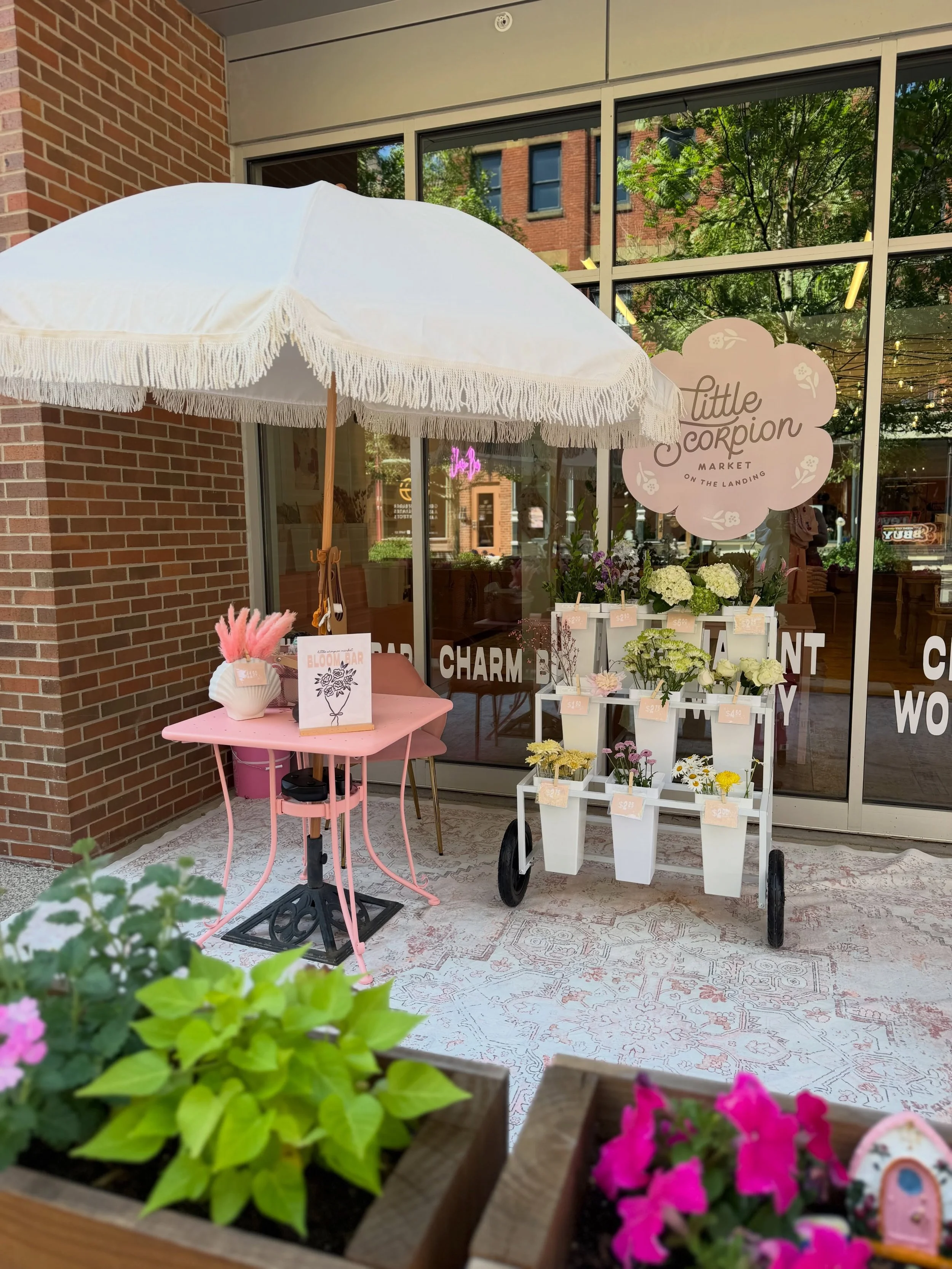 🌸 Saturday plans = flowers.

Grab a coffee, brunch, or a little retail therapy, then stop by @littlescorpionmarket for their pop-up Bloom Bar and build your own bouquet. 💐✨

Because buying yourself flowers is always a good idea. 🌷🤍