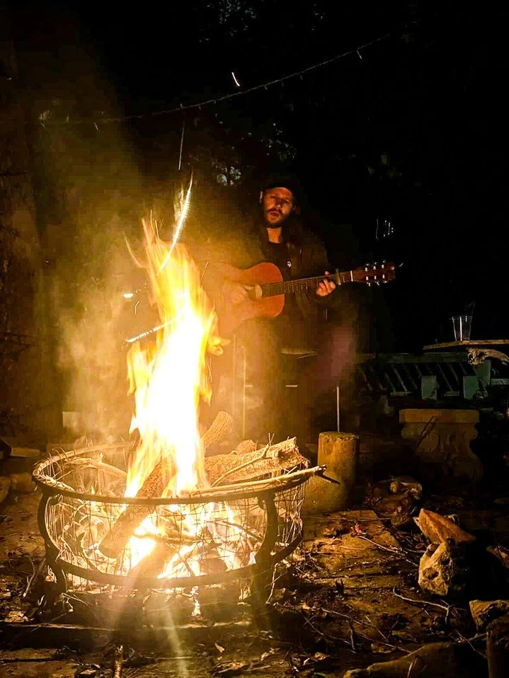 Flashback Friday : campfire jam at Kelly's house.  Songs and poems flying around like sparks.  Spirits out in abundance.  Proud of @artymeeps for sharing her new songs for the first time. 🏕️🔥