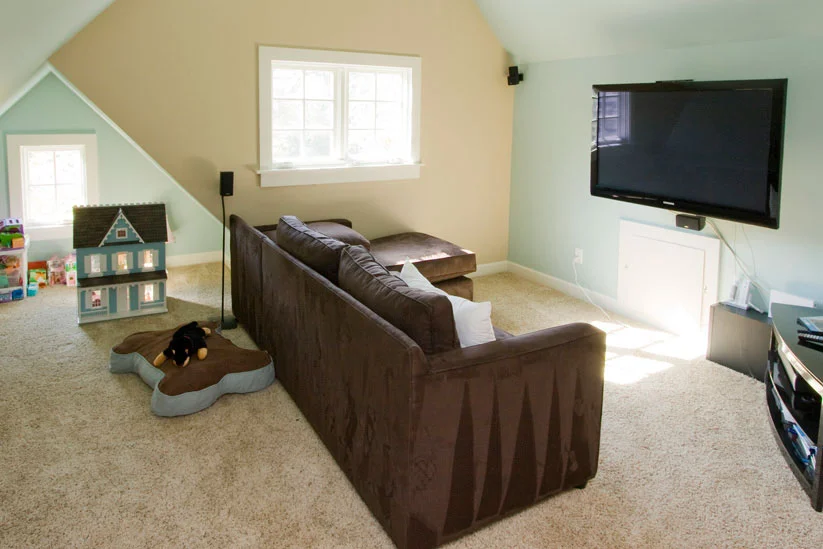 3rd-Fl-TV-room.jpg