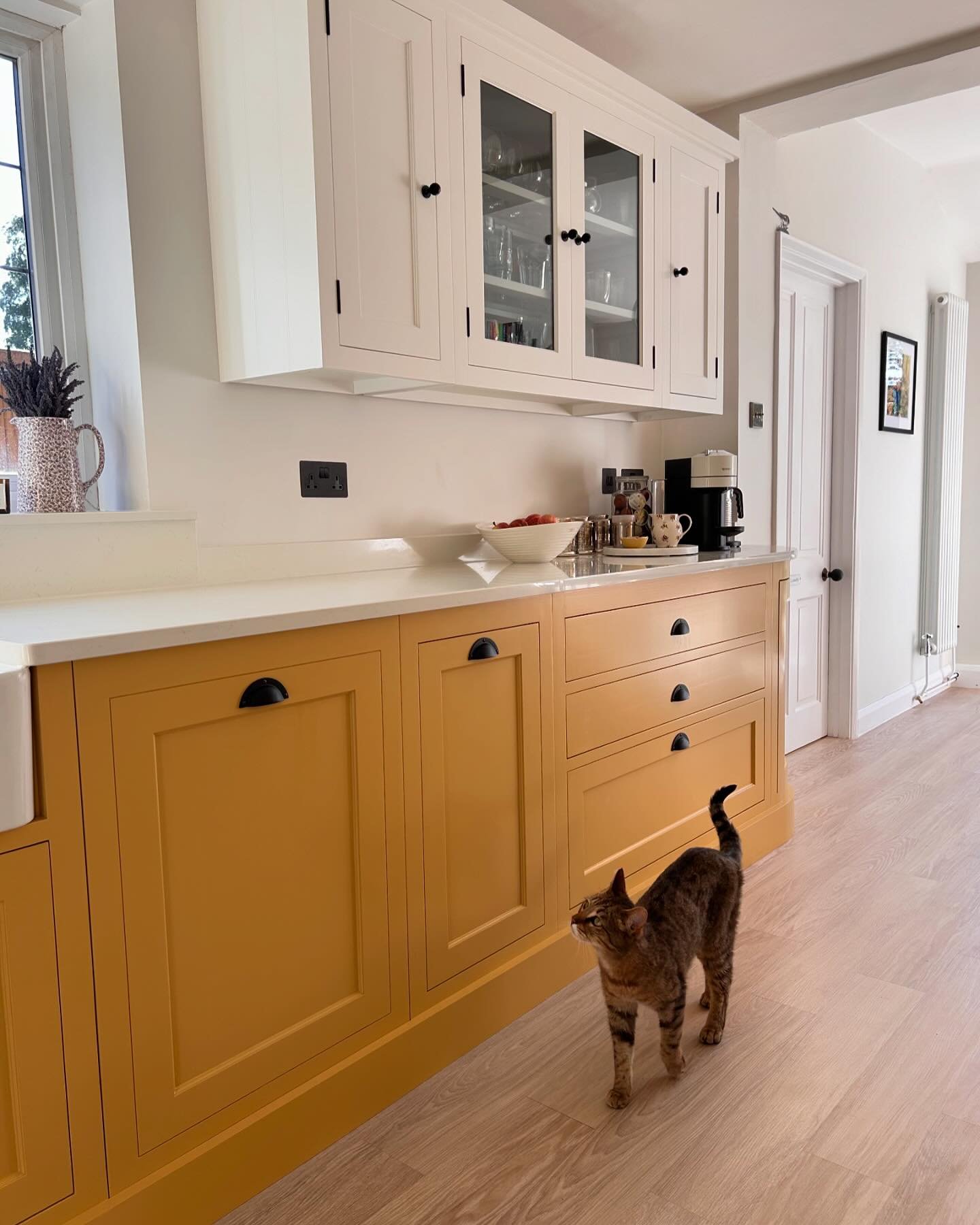 Our kitchen renovation is complete! 🥳🤩 (Except for the blind for the window which is coming soon). Am absolutely THRILLED with how it turned out &amp; still cannot believe I finally persuaded my OH that a yellow kitchen was a good idea 😆 All the p