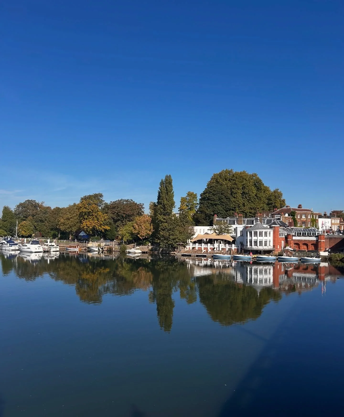 Spent the day brainstorming my new book, in one of my favourite places on earth ❤️ so lucky to have this on my doorstep&hellip; I will never not be grateful for the river ✨