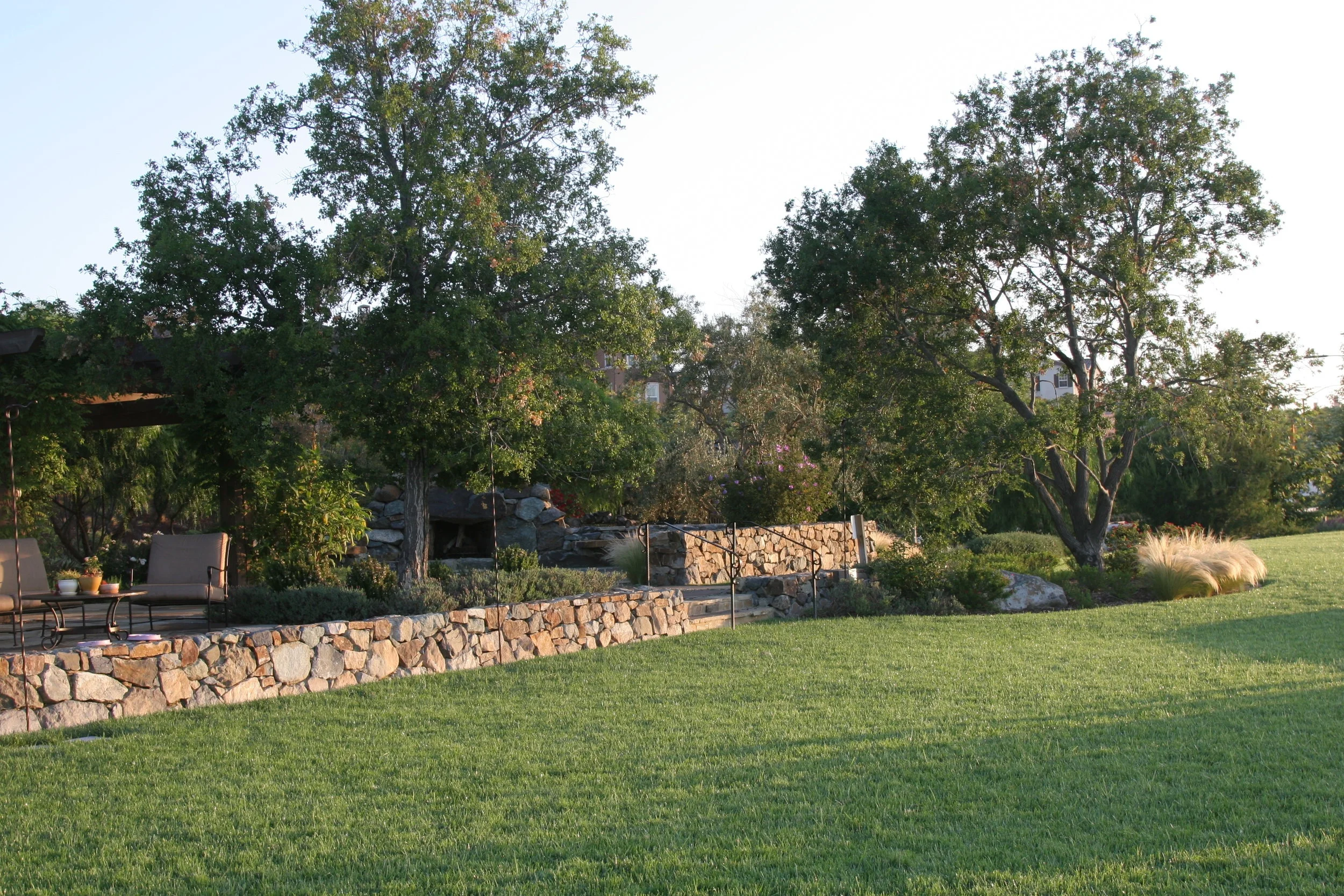 RH formal wall2.JPG