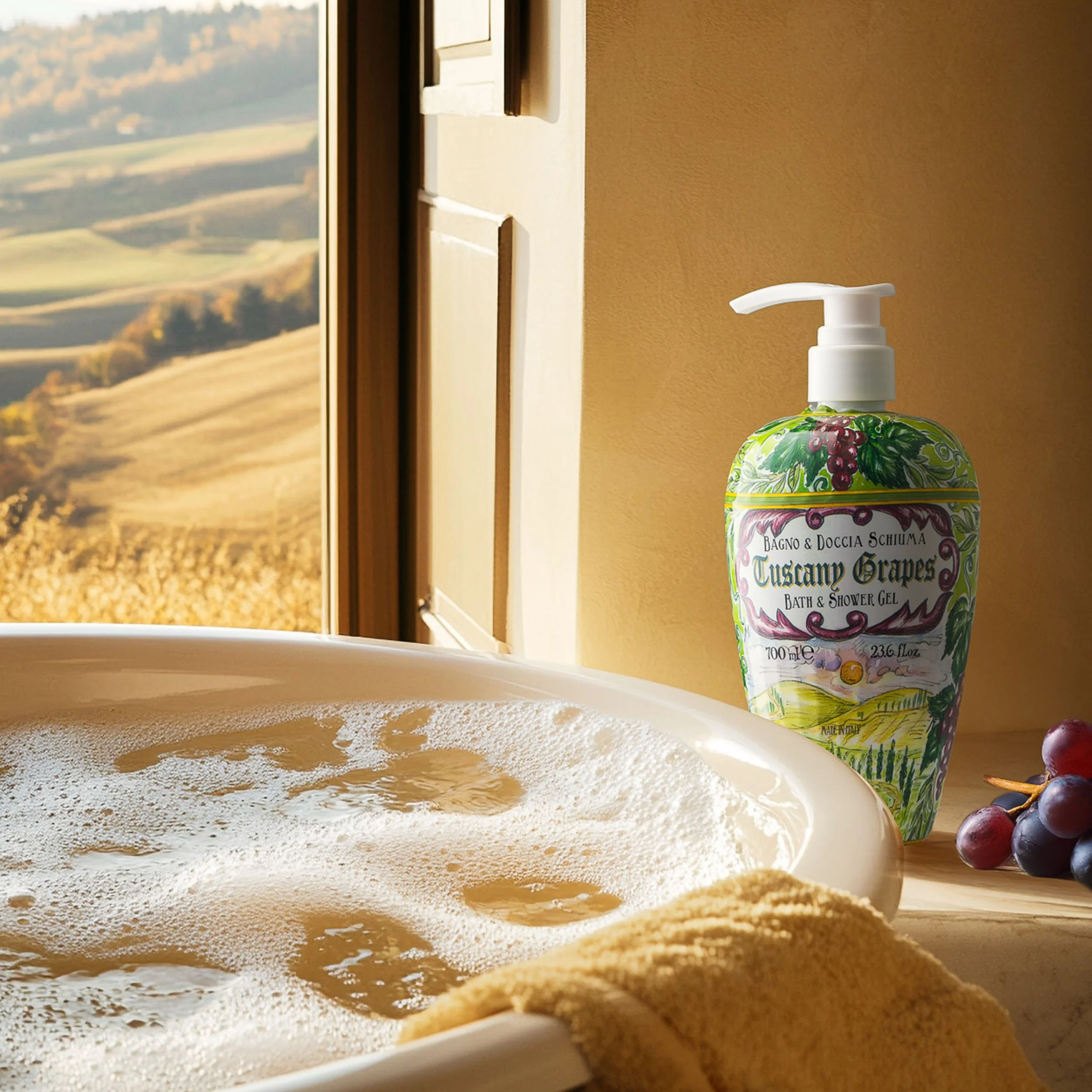 #CC-3618 Tuscany Grape Shower Gel Lifestyle 300dpi RGB.jpg