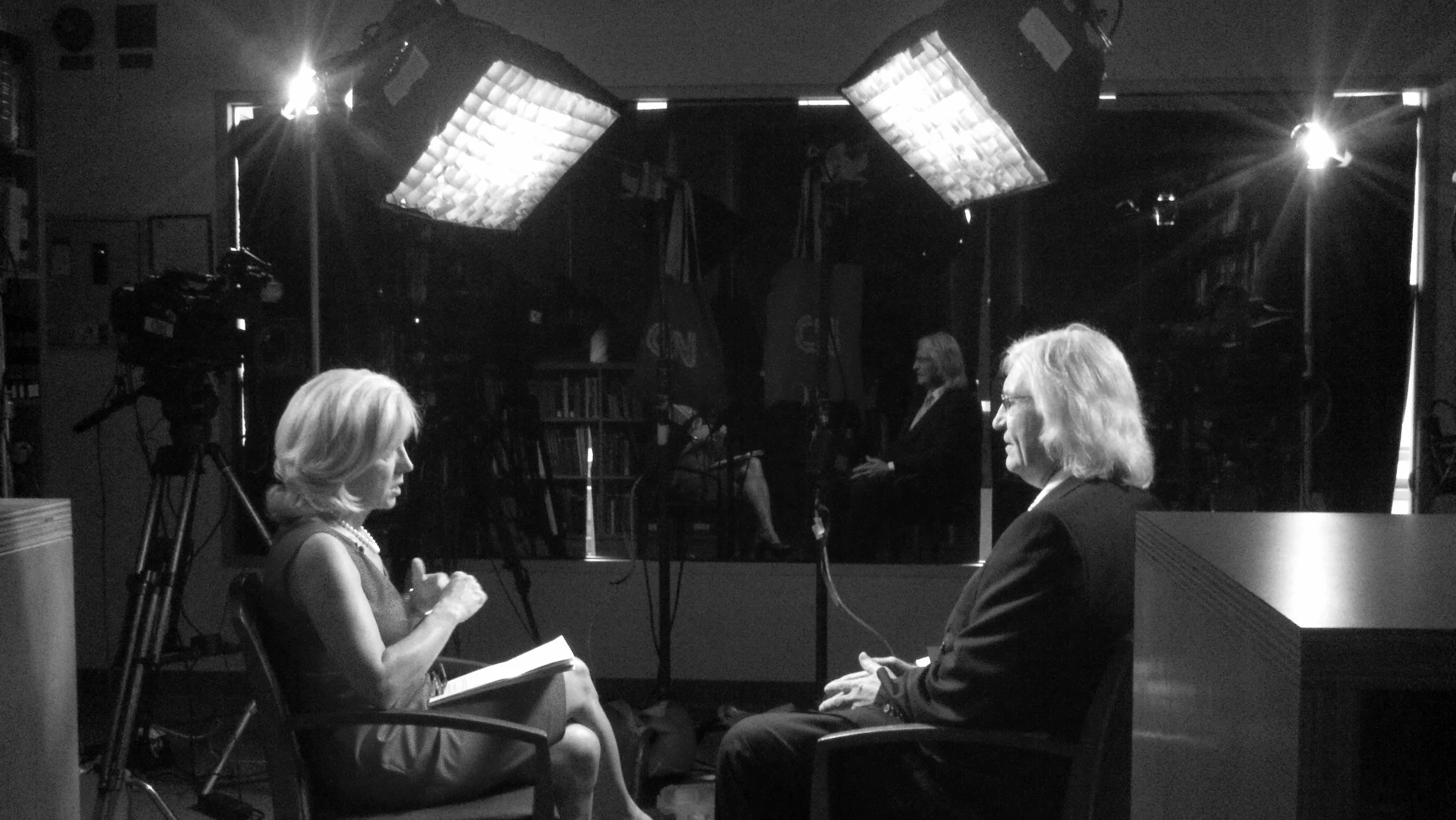  Interviewing Los Angeles attorney Tom Mesereau who successfully defended Michael Jackson of child molestation charges. This interview was on the eve of Conrad Murray's manslaughter trial. Murray was later convicted of killing Jackson. 