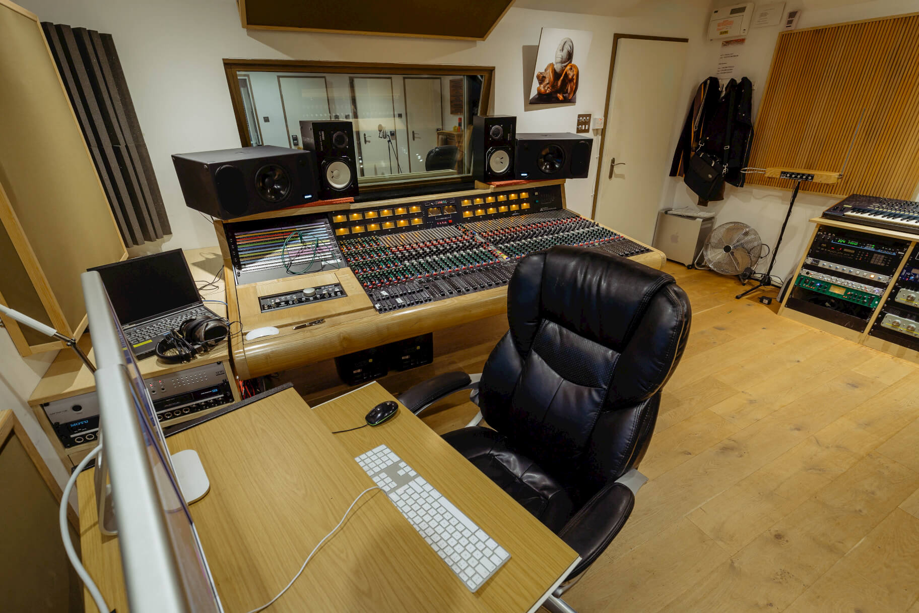 Control-room-evolution-studios-oxford-hero.jpg