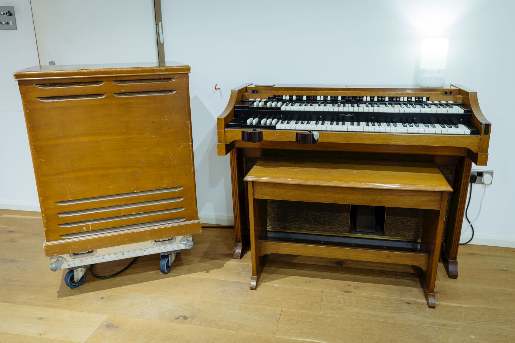 Hammond-Leslie-speaker-evolution-studios-oxford-live-room.jpg