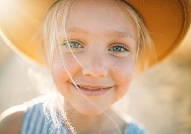 For today&rsquo;s dose of smiles, Elliot&rsquo;s sweet sunshiney face 🤍☀️