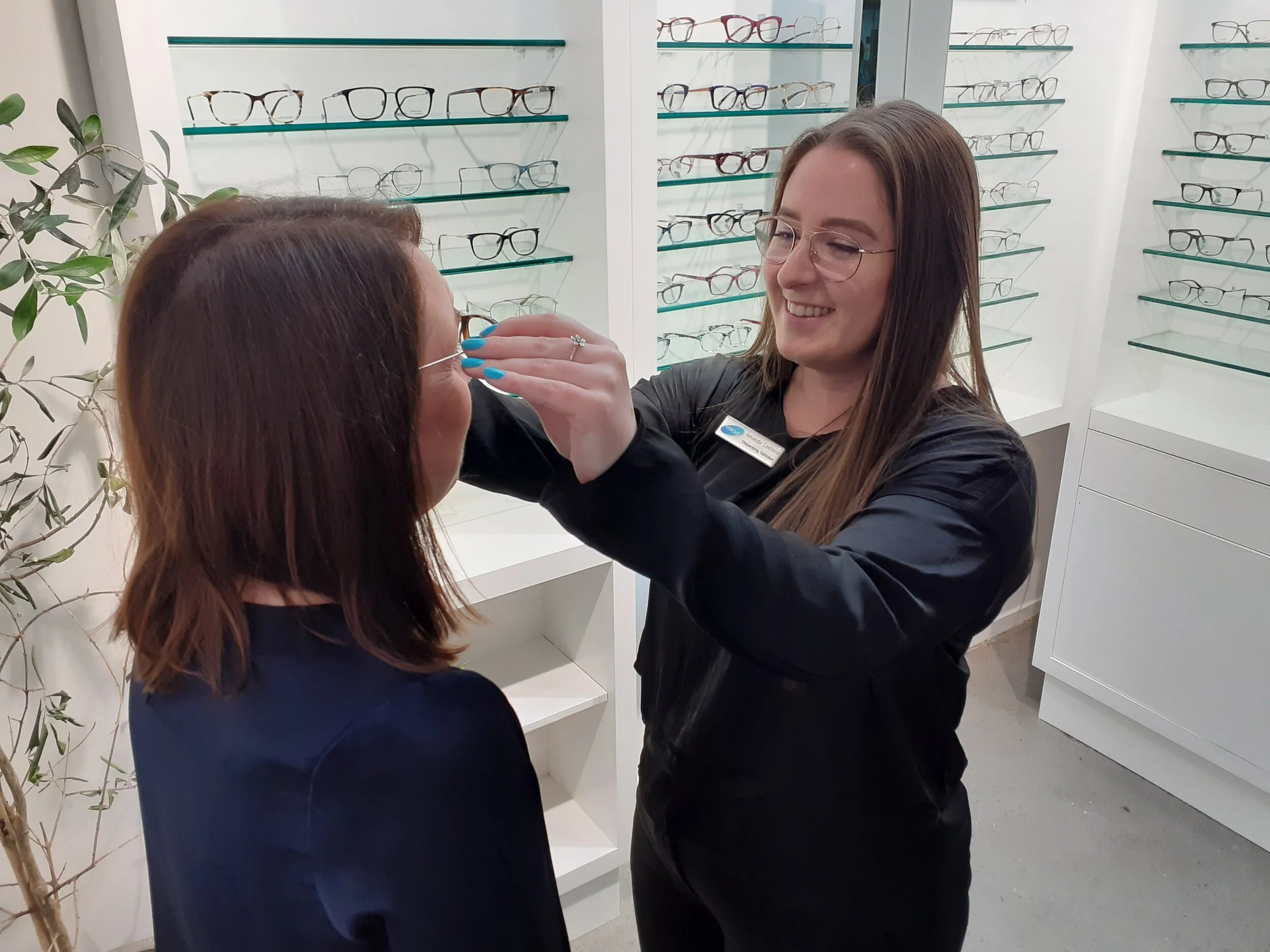 Personalised eyewear fittings and adjustments