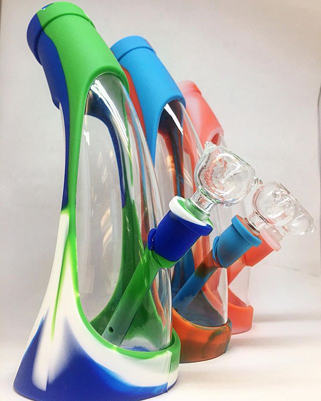 Looking for the durability or silicone, but like the transparency of glass? We got you 👌🏼 These curved glass bongs with silicone wraps are just what you’ve been looking for.
#Greenlife #AlaskaCannabis #SmokingAccessories #SiliconeBong #Bong
Greenlife Supply Co.
License 11927 (1) “Marijuana has intoxicating effects and may be habit forming and addictive.”;
(2) “Marijuana impairs concentration, coordination, and judgement. Do not operate a vehicle or machinery under its influence.”;
(3) “There are health risks associated with consumption of marijuana.”;
(4) “For use only by adults twenty-one and older. Keep out of the reach of children.”;
(5) “Marijuana should not be used by women who are pregnant or breast feeding.”