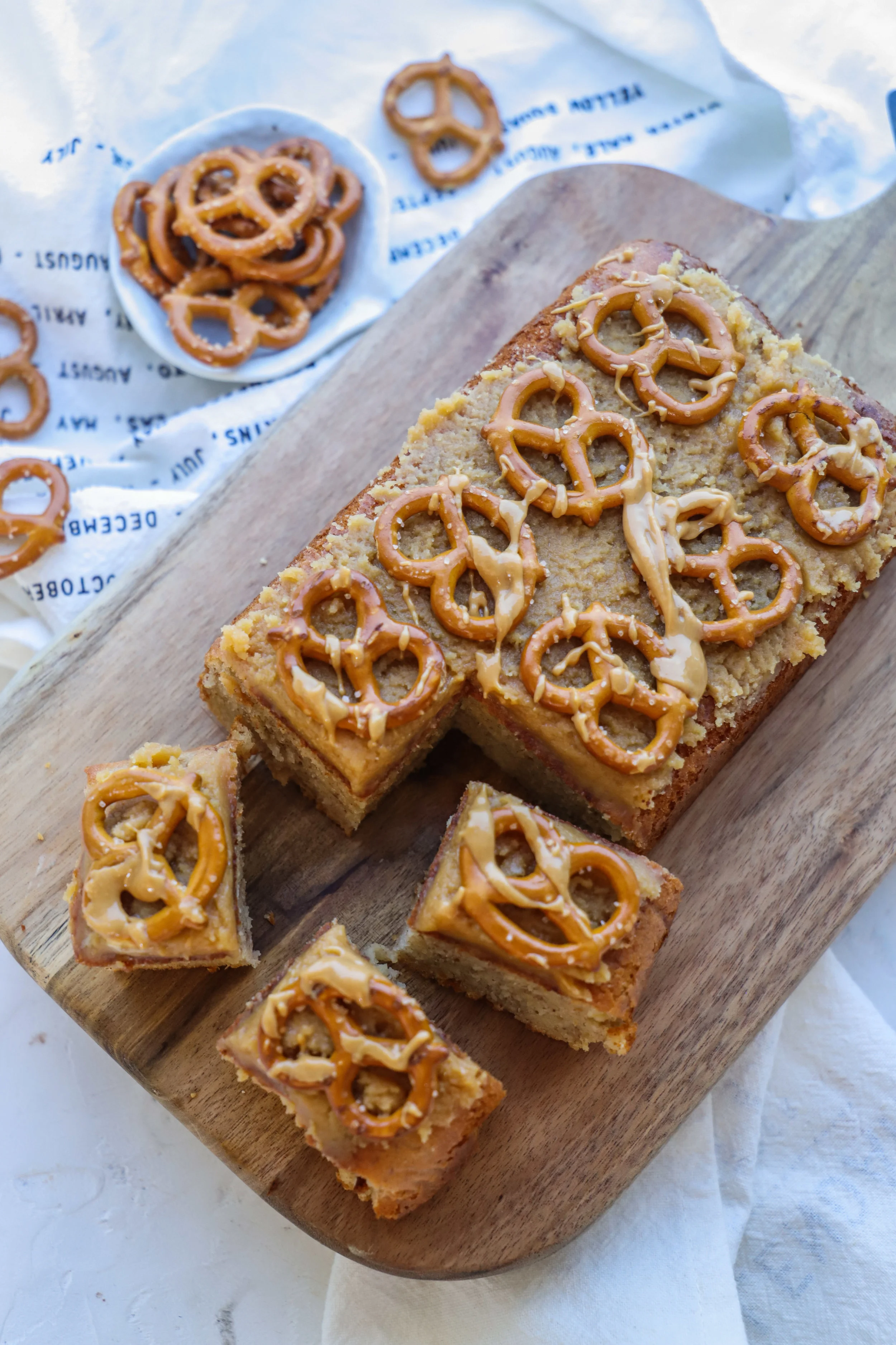 Creamy Caramel Preztel Cake 