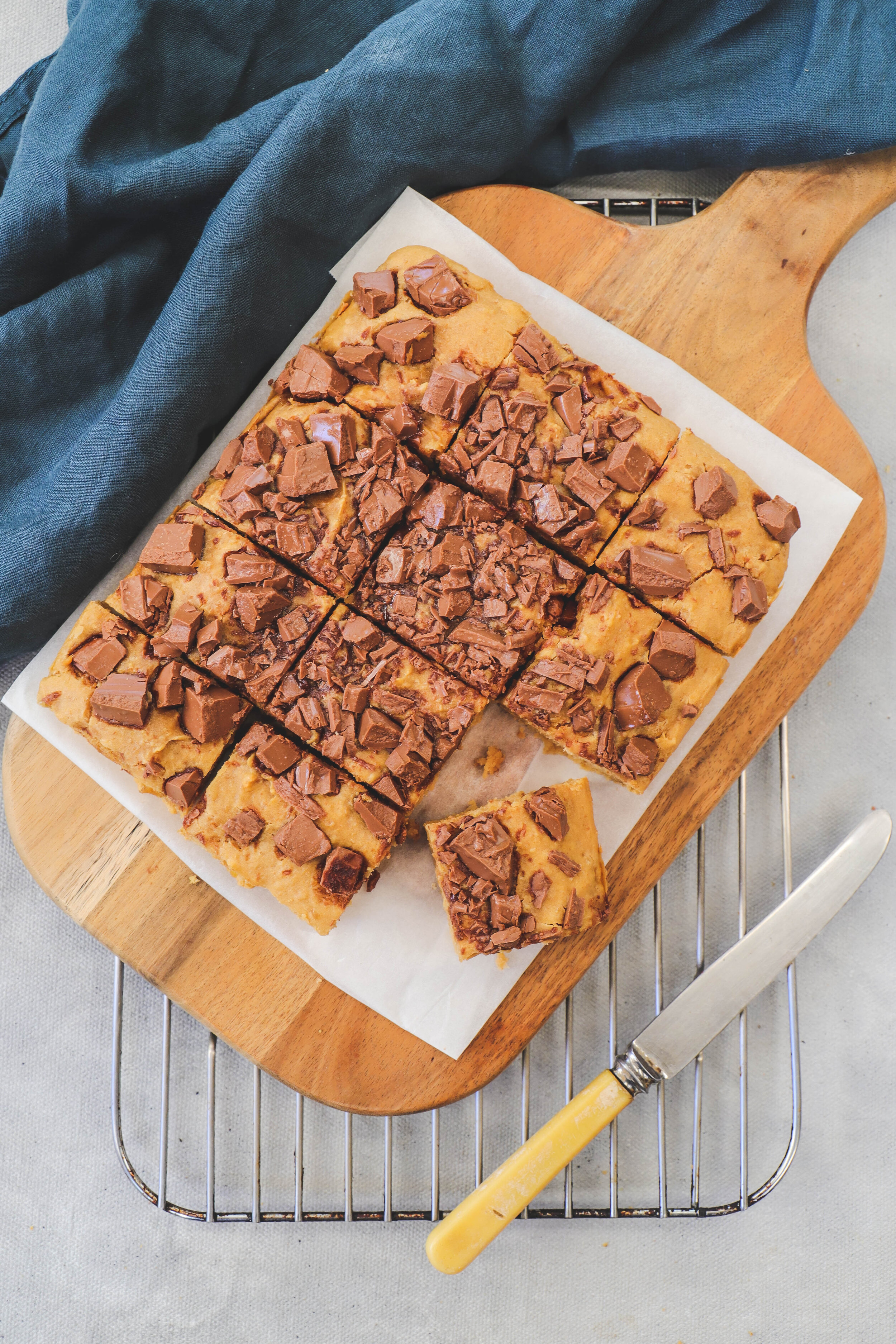 Maple &amp; Choc Chip Blondies 