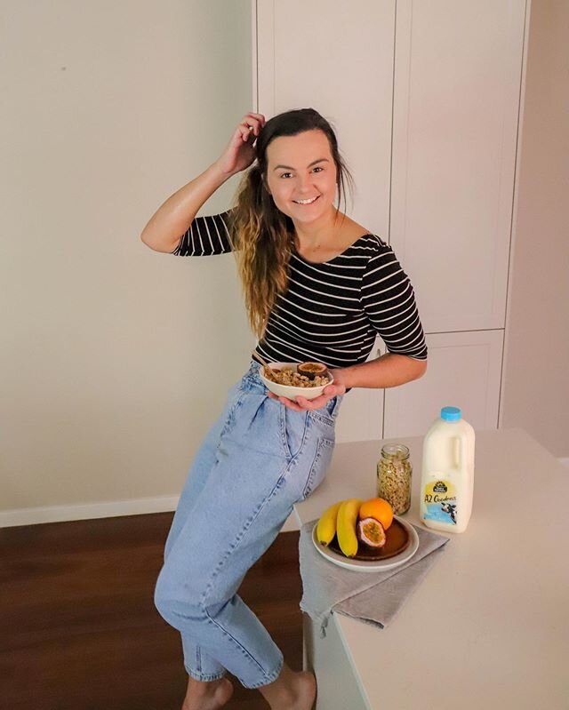 What are my essentials for a wholesome breakfast?
⠀
A serve of fresh fruit, some low GI wholegrains (like my homemade granola!), and a serve of dairy.
⠀
I'm proud to partner with @dairyfarmersau for the launch of their new Dairy Farmers A2 Goodness R