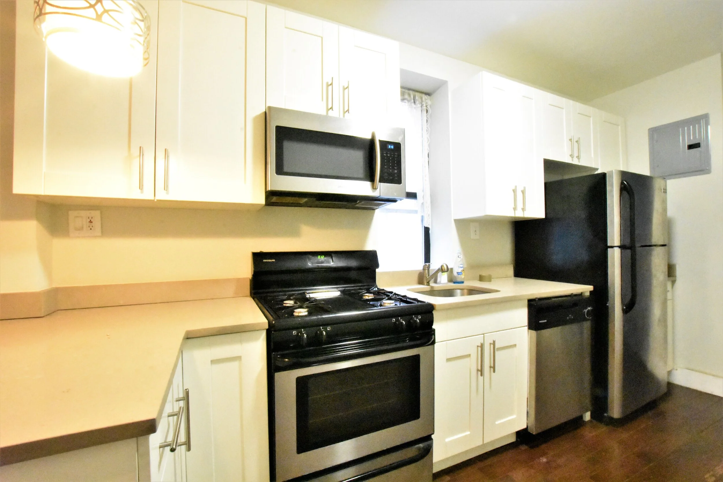 12 Pinehurst Avenue #3F_3BR_$2750