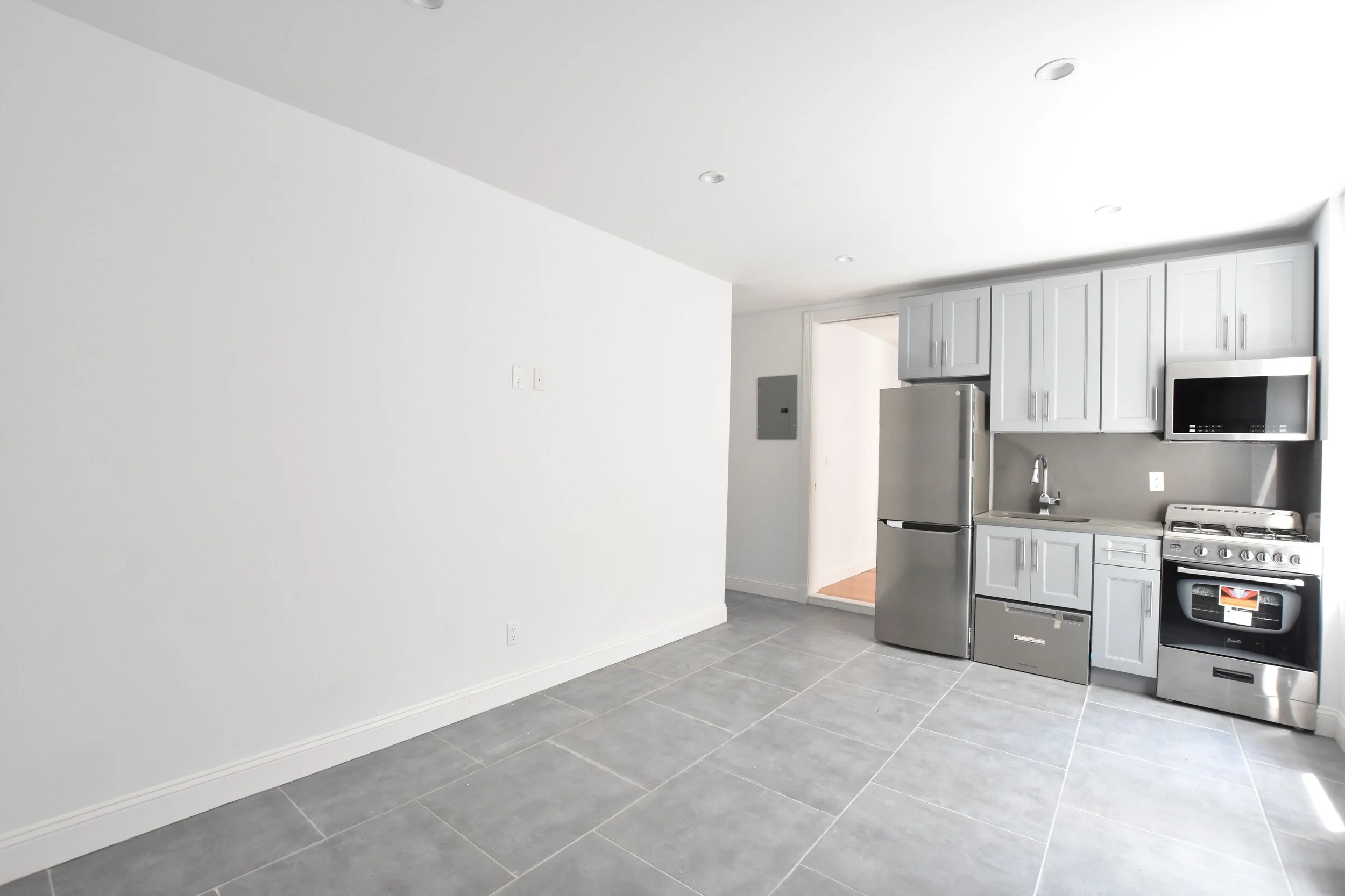 221 Wadsworth Avenue #2J_2BR_$2162.50