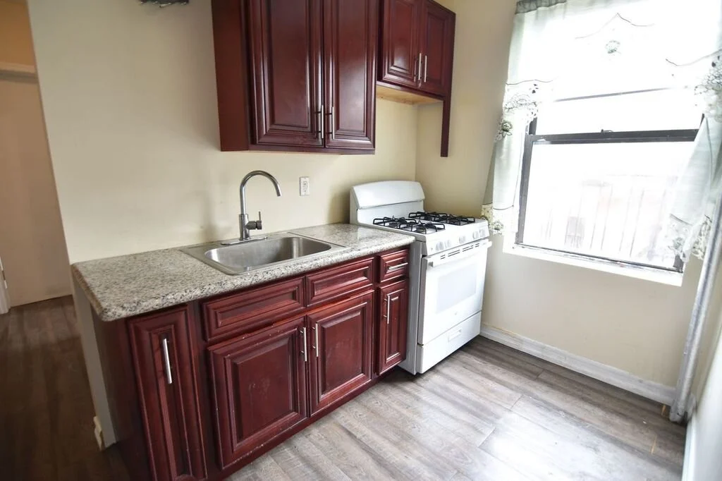 686 East 234 #E9_1BR_$1500