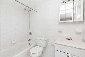 411719980.jpg