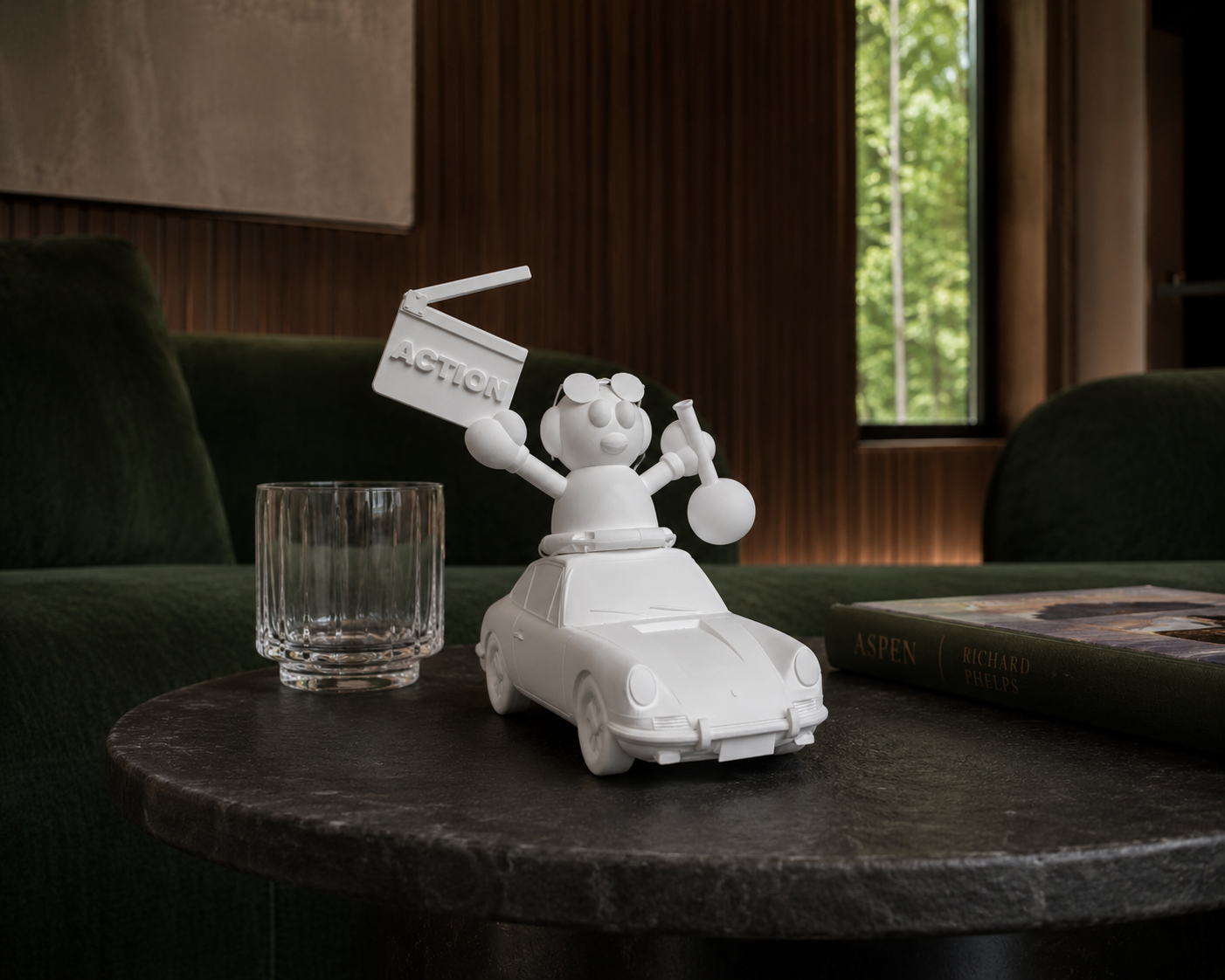 Mr-Hollywood-Interior-6inch.png