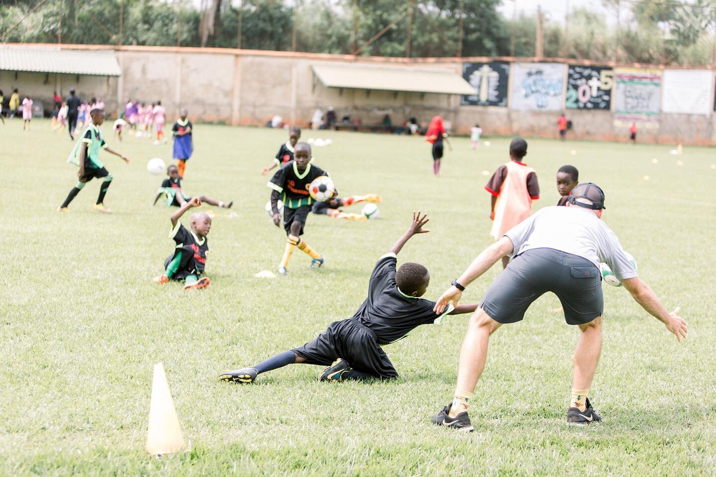 Did you know that creating drills and dividing athletes into mini teams encourages teamwork within your sports team? This means that your athletes can rely on one another!

&mdash;-

Saviez-vous que la cr&eacute;ation d'exercices et la r&eacute;parti