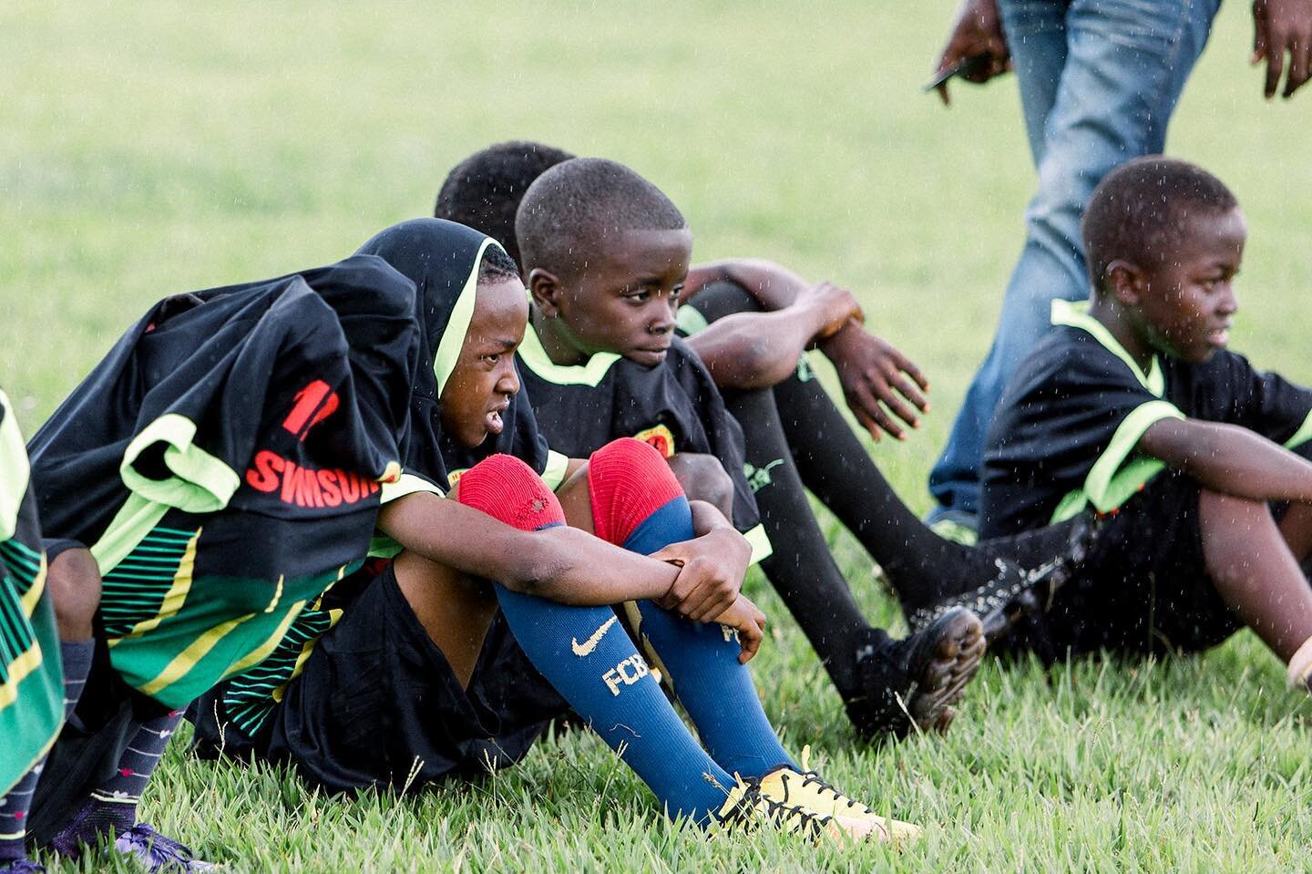 A little 🌧️? No problem. 
&mdash;
Un peu de pluie? Sans probl&egrave;me.

#cameroon #football #237🇨🇲 #socialimpact #leadership #development #soccer