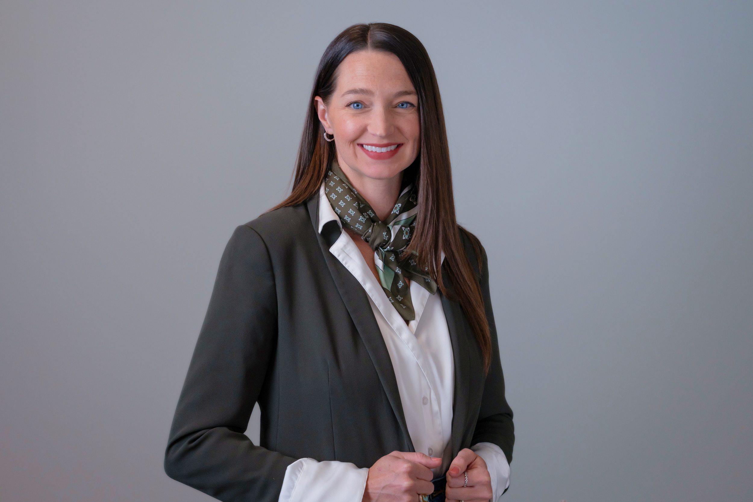 Jenn Ruppert Headshot 1 (3).png