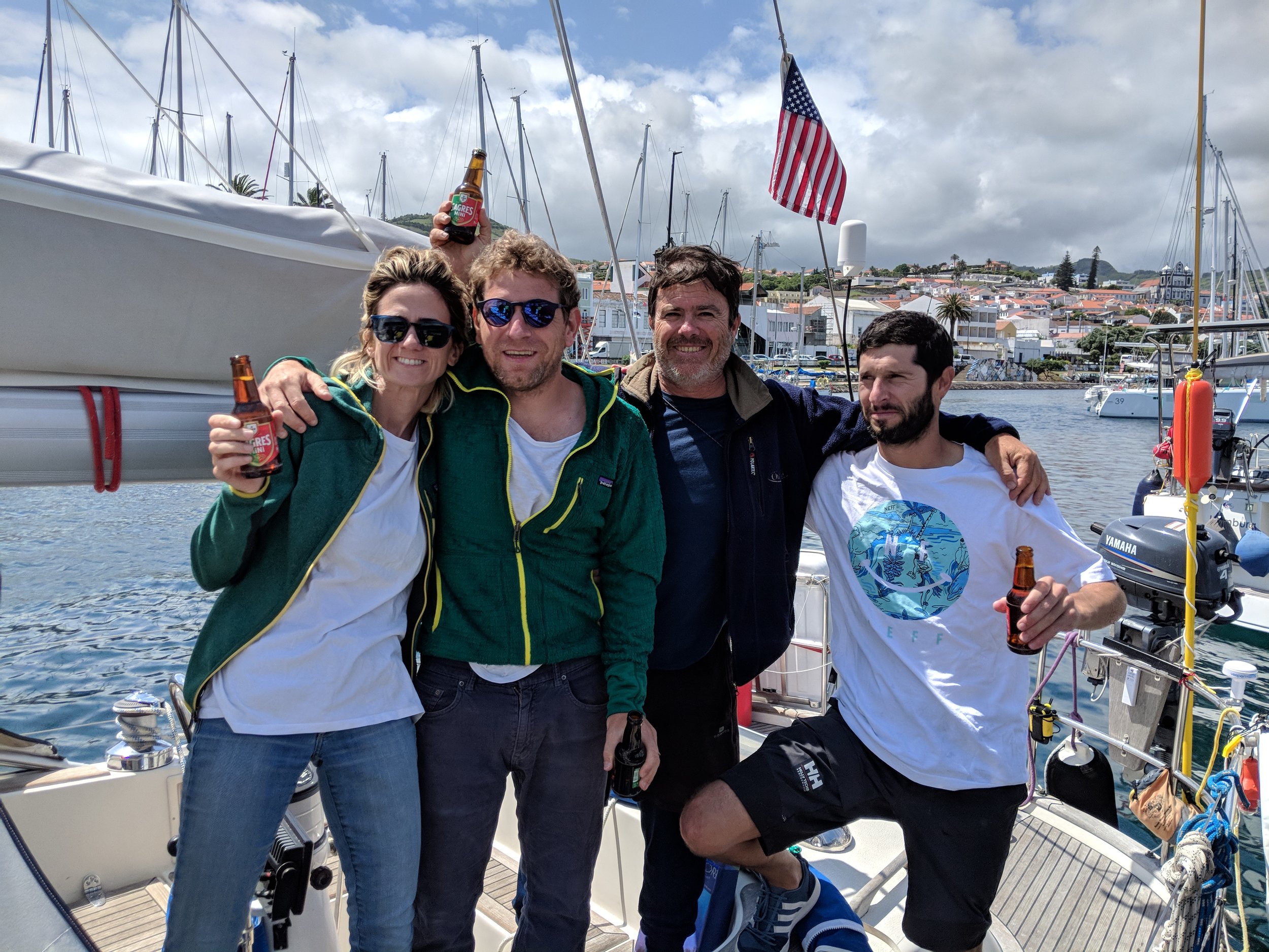Recién llegados a Horta, Azores. Gracias tripulación! (NachoZap, Pipi, Pablo)