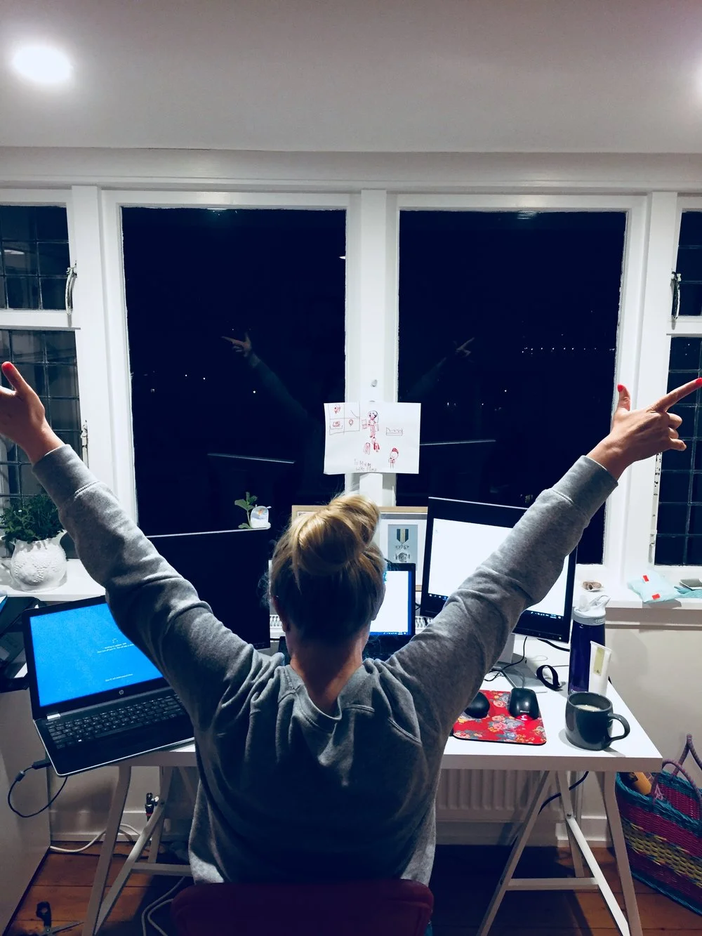 Top knots and multiple screens make me look really clever don't you think?