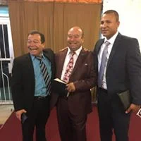 En Medio - Pastor. Milton Lazo Me Envio a Pastorear