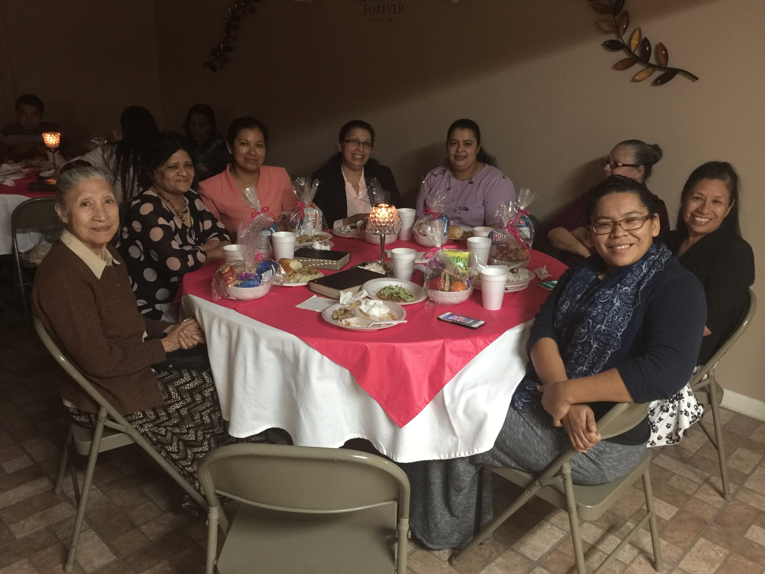 Reunion de Damas en la Iglesia en Garland